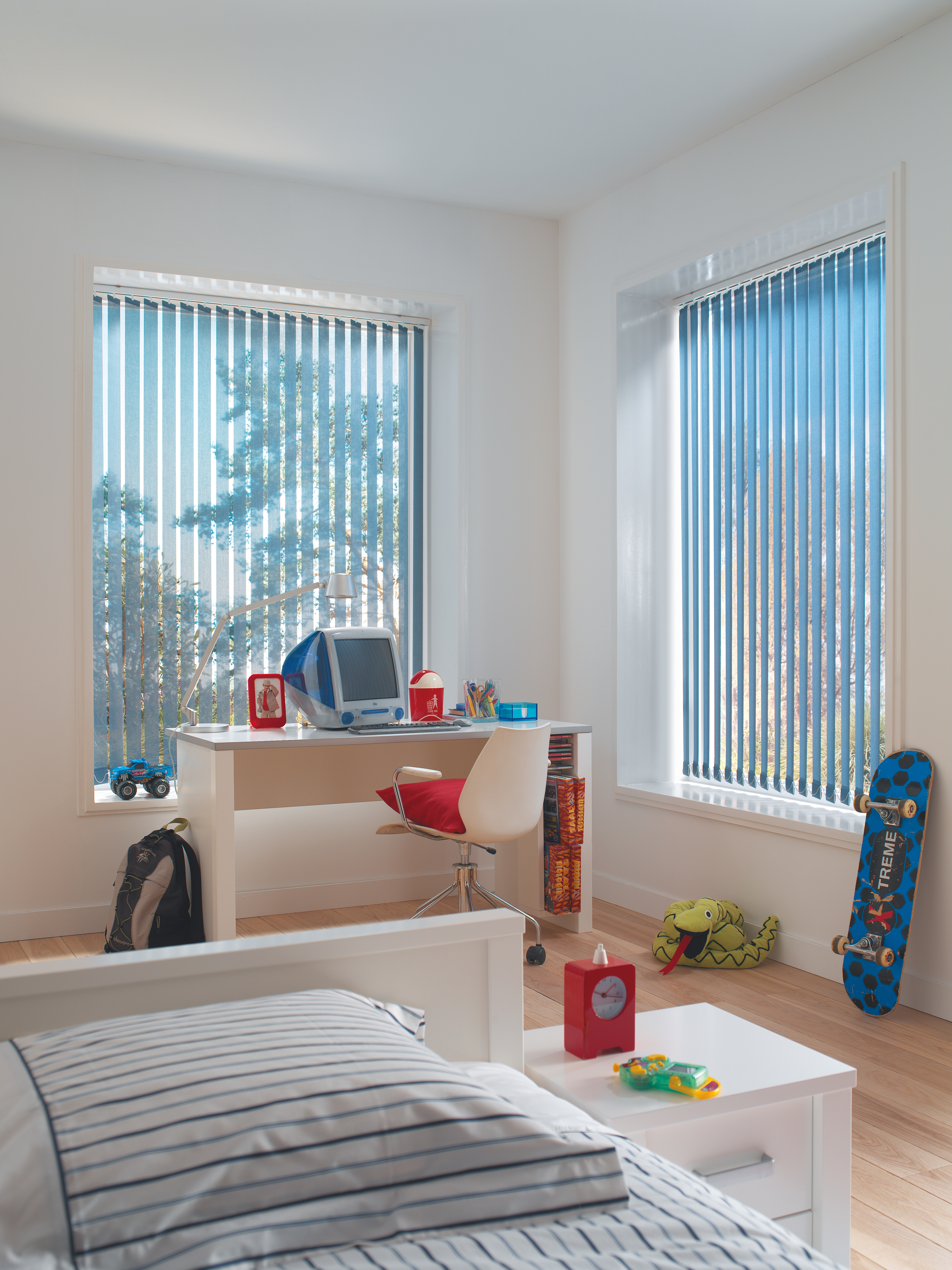 Vertical Venetian Blinds Full Room Photo Childrenbedroom
