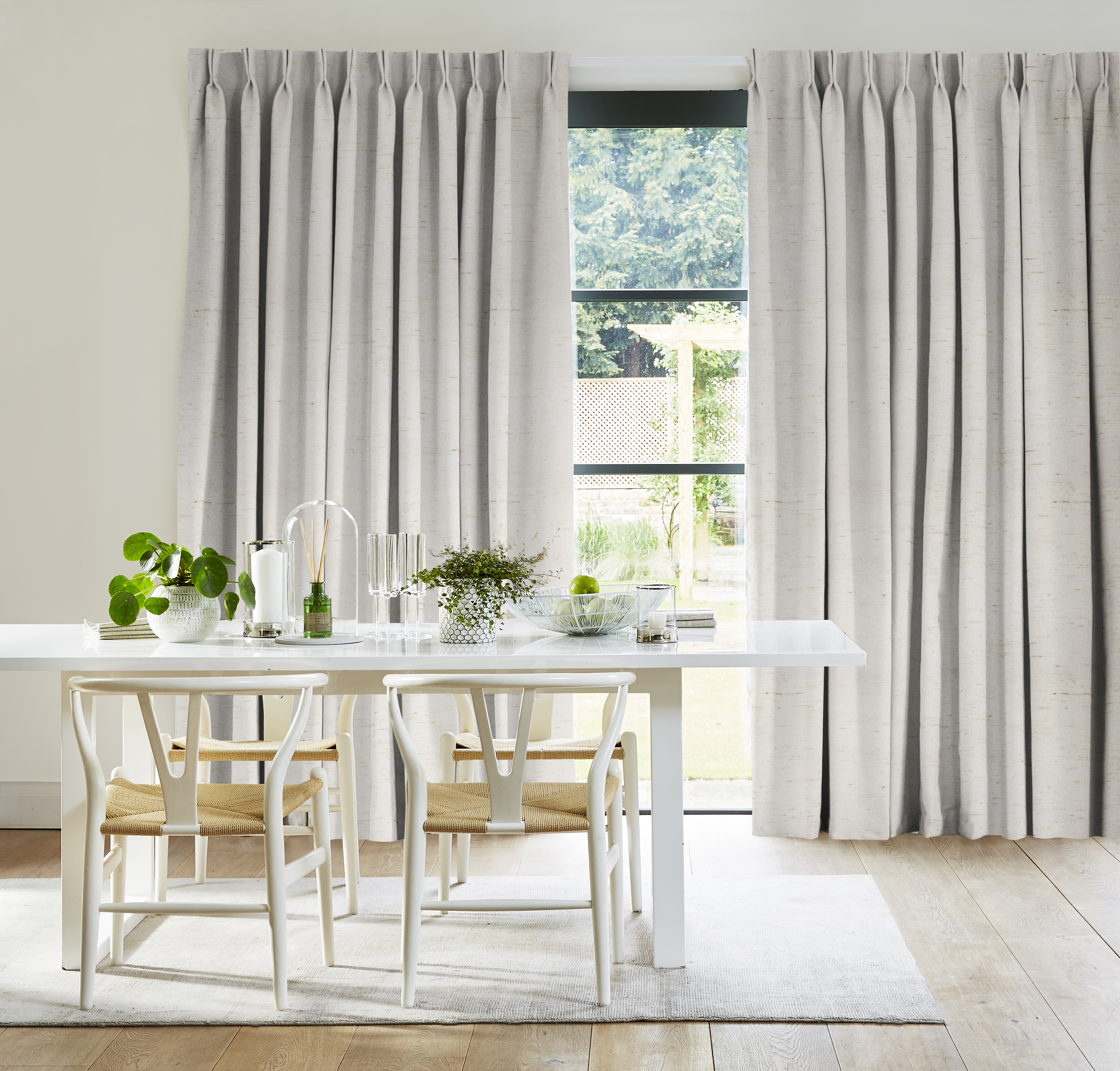 VB 23 CURTAIN CAPRENO LIGHT NATURAL PORTRAIT 01